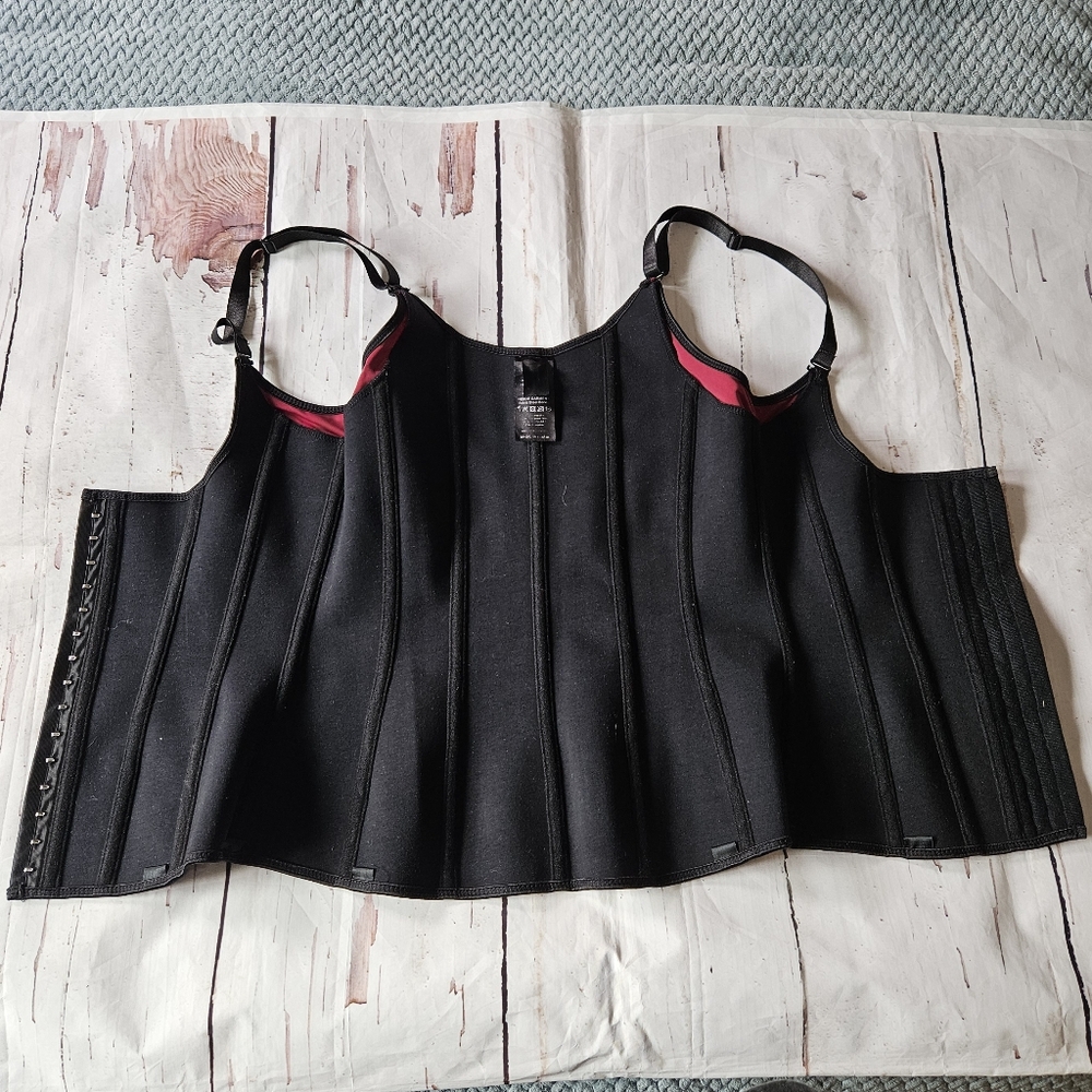 Corset Story Women's Black and Burgandy Corset Size M/L - Picture 2 of 14